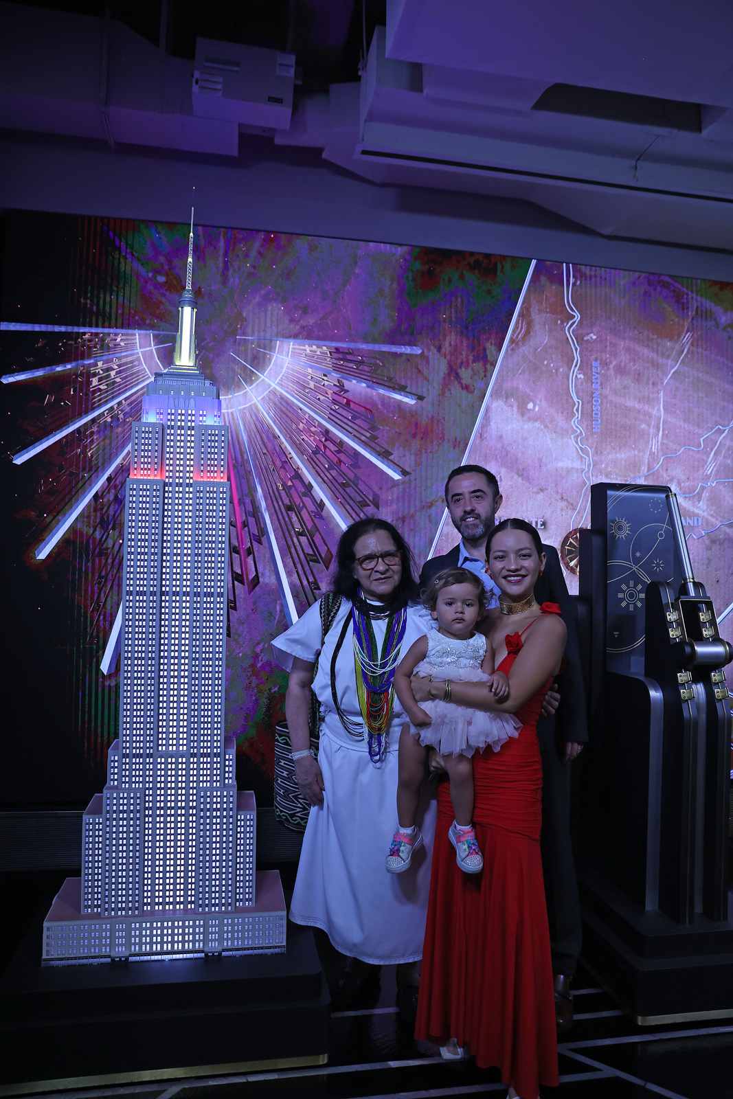 Por primera vez una mujer colombiana encendió el Empire State con el tricolor nacional