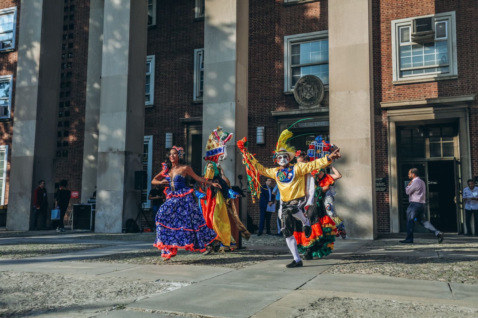 Una tarde llena de mucho talento, colorido patrio y fraternidad se vivió previo a la llegada del Presidente Gustavo Petro al Queens Borough Hall