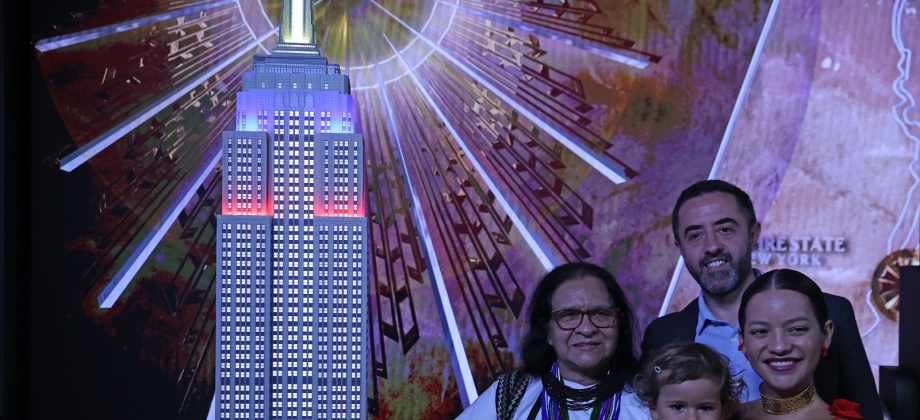 Por primera vez una mujer colombiana encendió el Empire State con el tricolor nacional