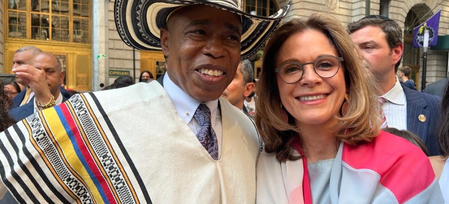 El alcalde de Nueva York, Eric Adams, se unió a la conmemoración de la Independencia de Colombia