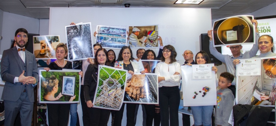 Consulado en Nueva York inauguró exhibición fotográfica sobre las experiencias migratorias de Víctimas del Conflicto Armado en Estados Unidos