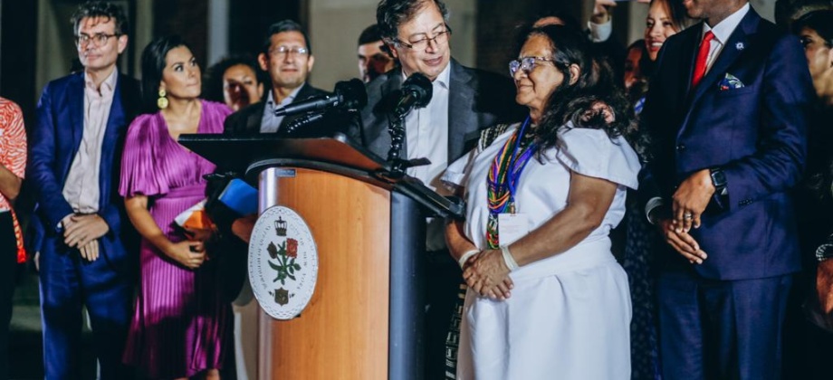 “Aquí hemos venido a hablar de la paz de Colombia”, subrayó el Presidente Gustavo Petro desde el Queens Borough Hall