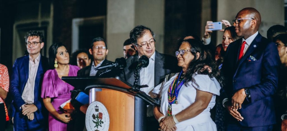 “Aquí hemos venido a hablar de la paz de Colombia”, subrayó el Presidente Gustavo Petro desde el Queens Borough Hall