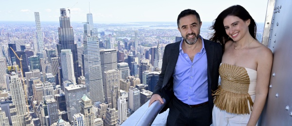 El Cónsul General de Colombia en Nueva York, Andrés Mejía, y la gestora social de Cali, Taliana Vargas.